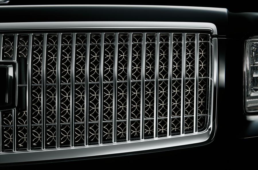 Детали экстерьера Toyota Century 2018 года  (фото 10 из 24)